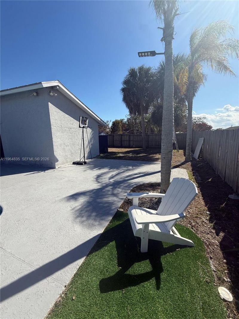 2068 SE Triumph Rd, Port Saint Lucie, FL 34952 Photo