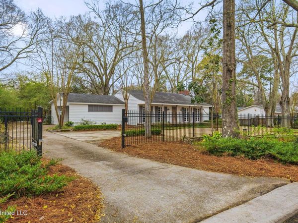 1439 Brecon Drive, Jackson, MS 39211