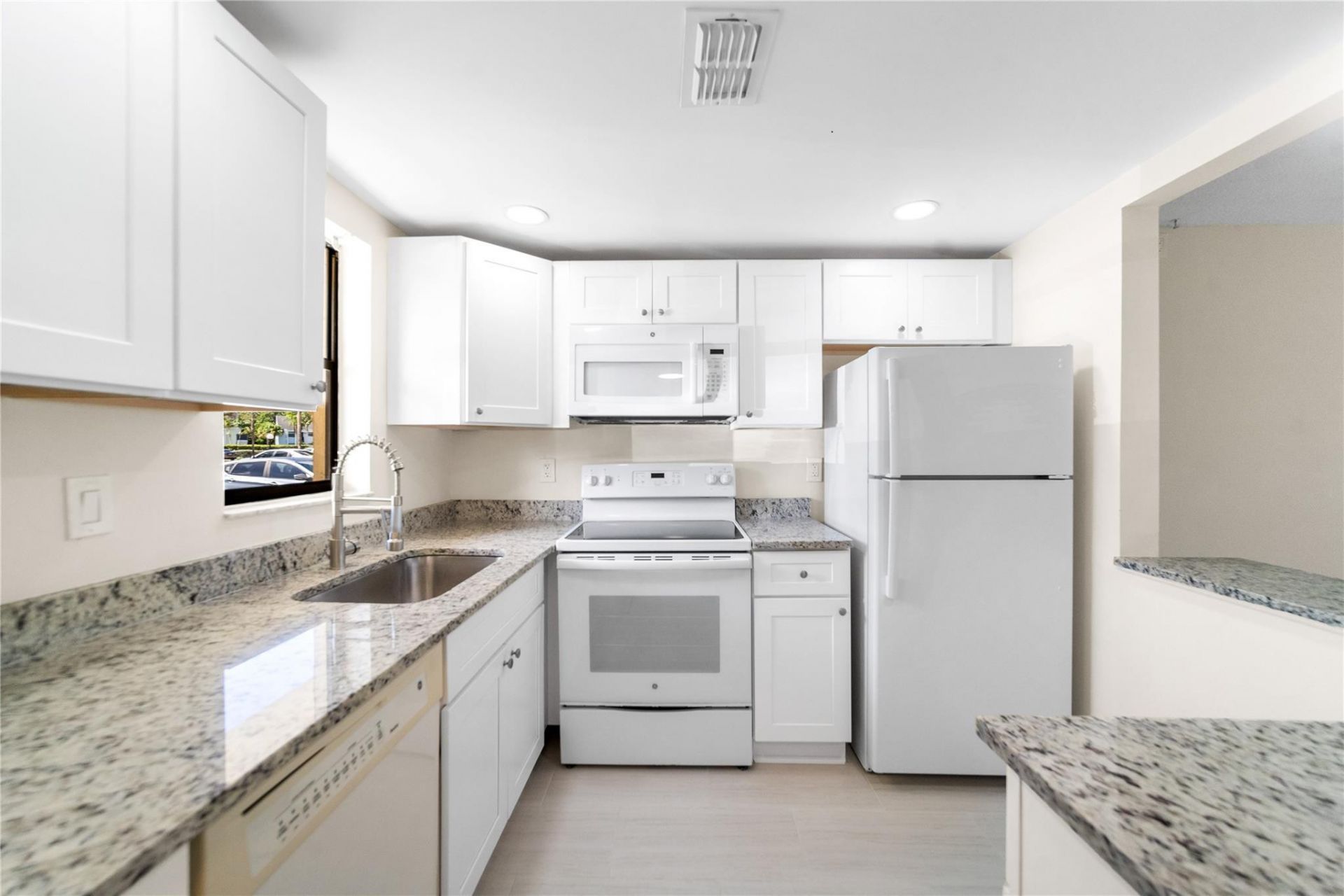 9355 SW 8th Street, Unit 110, Boca Raton, FL 33428 Photo