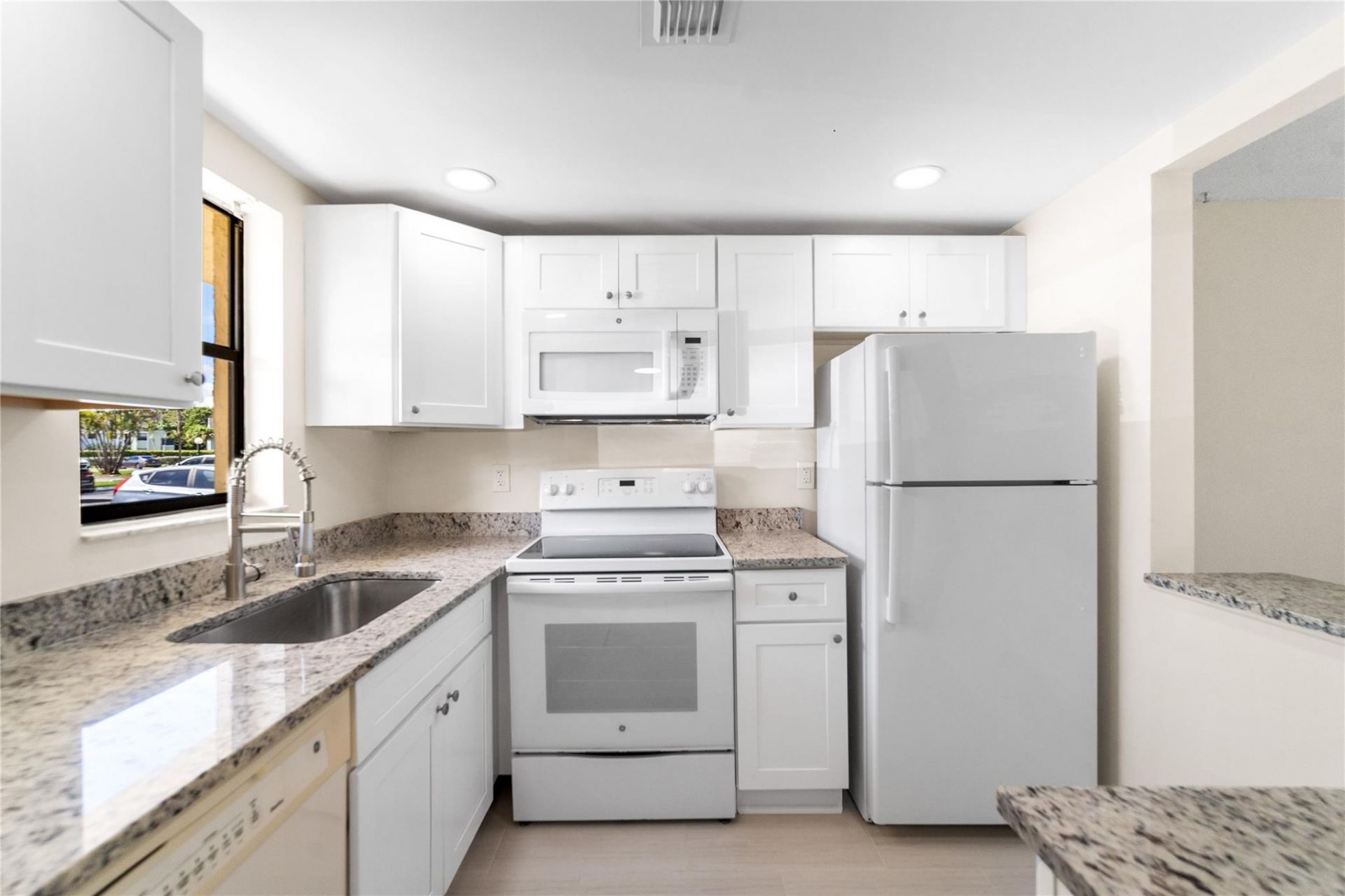 9355 SW 8th Street, Unit 110, Boca Raton, FL 33428 Photo