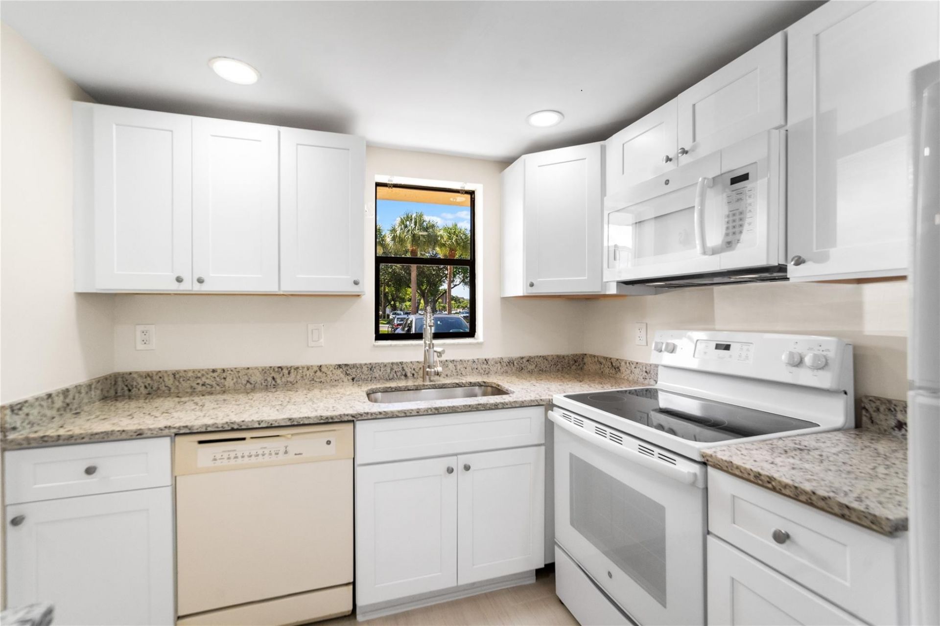 9355 SW 8th Street, Unit 110, Boca Raton, FL 33428 Photo