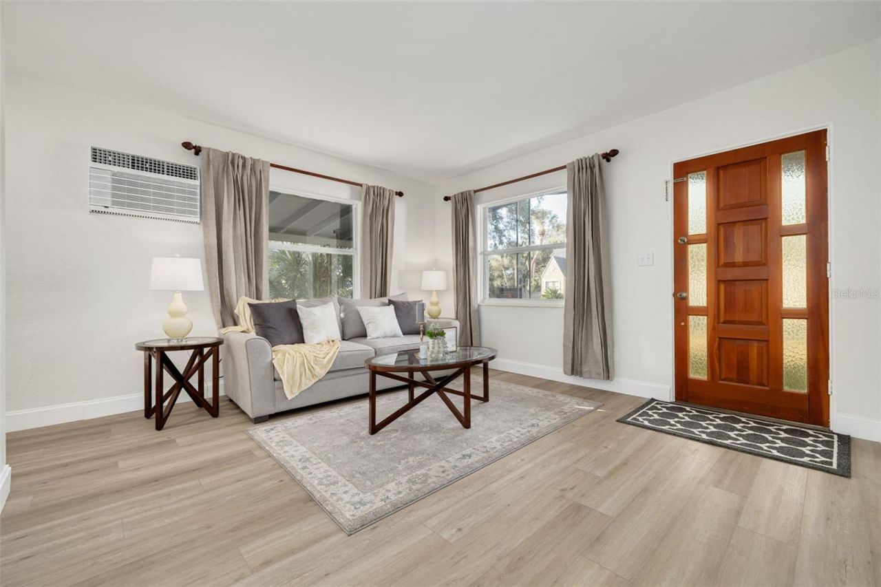 8062 28th Avenue N, Saint Petersburg, FL 33710 Photo