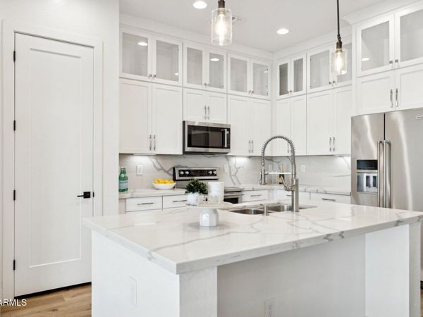 6565 E THOMAS Road, Unit 1050, Scottsdale, AZ 85251