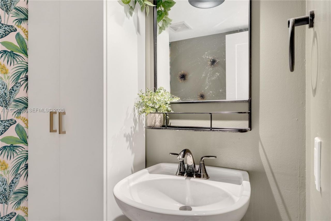 3214 W Trade Ave, Unit III-5, Miami, FL 33133 Photo