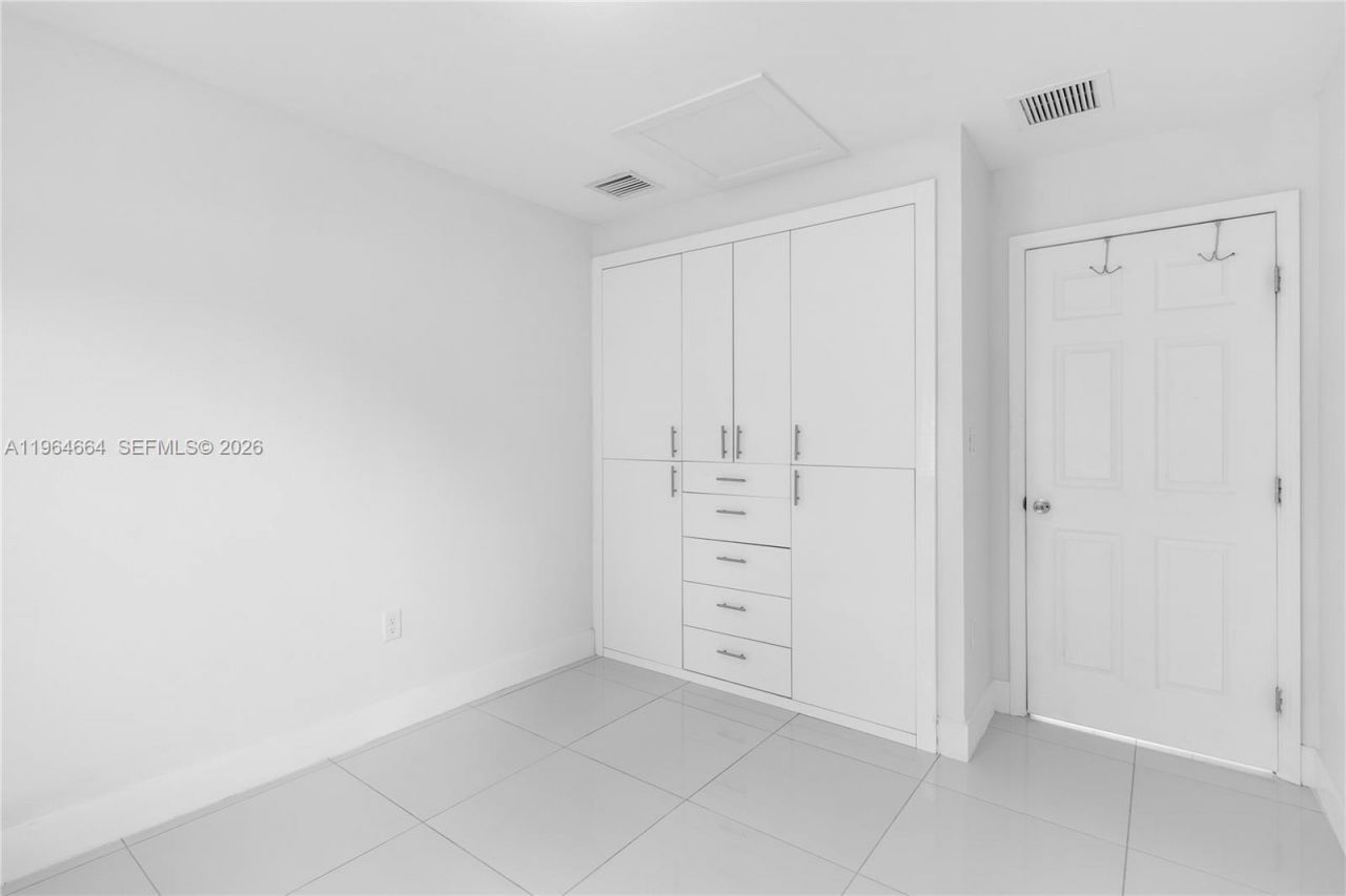 3175 NW 43rd St, Miami, FL 33142 Photo