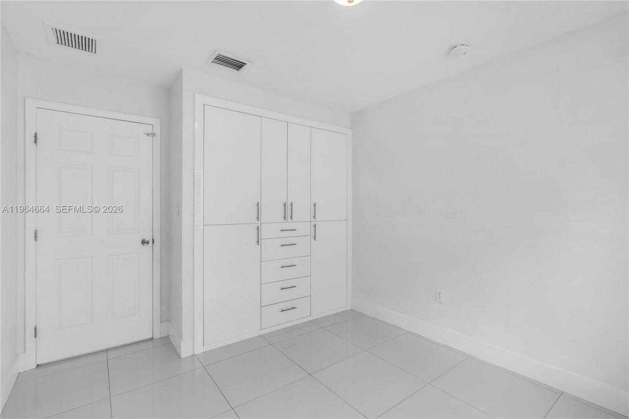 3175 NW 43rd St, Miami, FL 33142 Photo