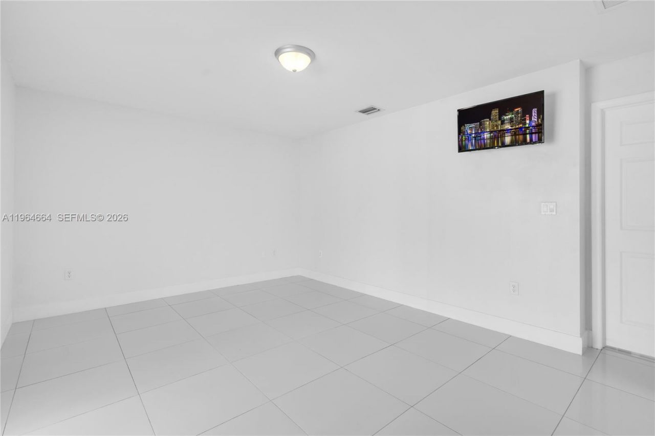 3175 NW 43rd St, Miami, FL 33142 Photo