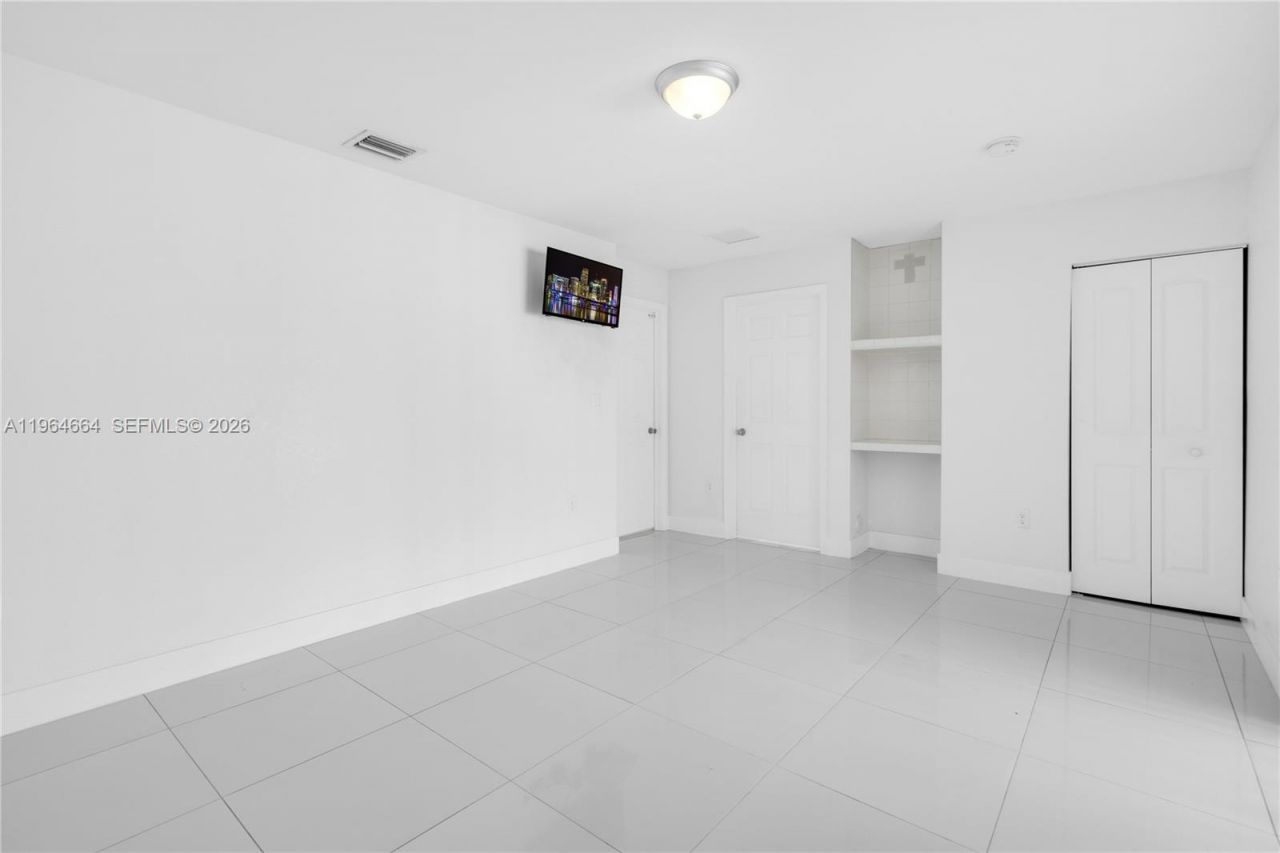 3175 NW 43rd St, Miami, FL 33142 Photo