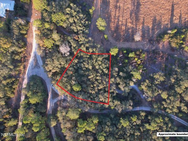 216 NEW YORK Avenue, Satsuma, FL 32189