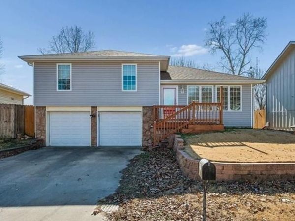 470 TRANT Street, Edwardsville, KS 66111