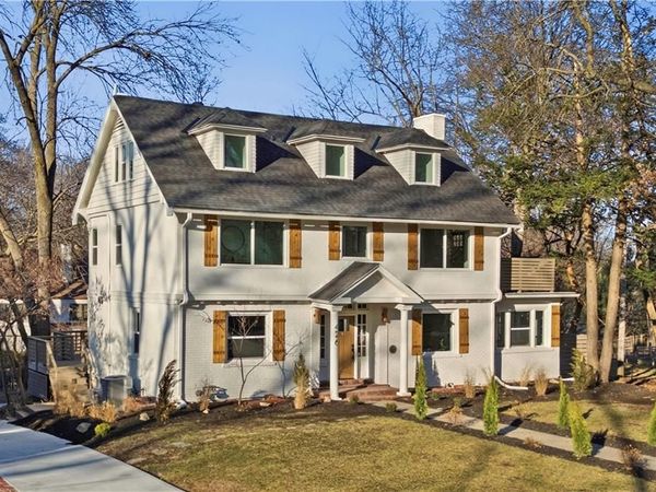 426 W 57th Street, Kansas City, MO 64113