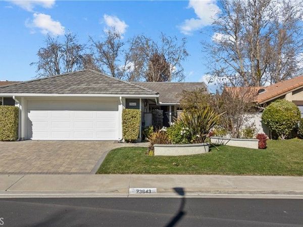23643 Maricio, Valencia, CA 91355