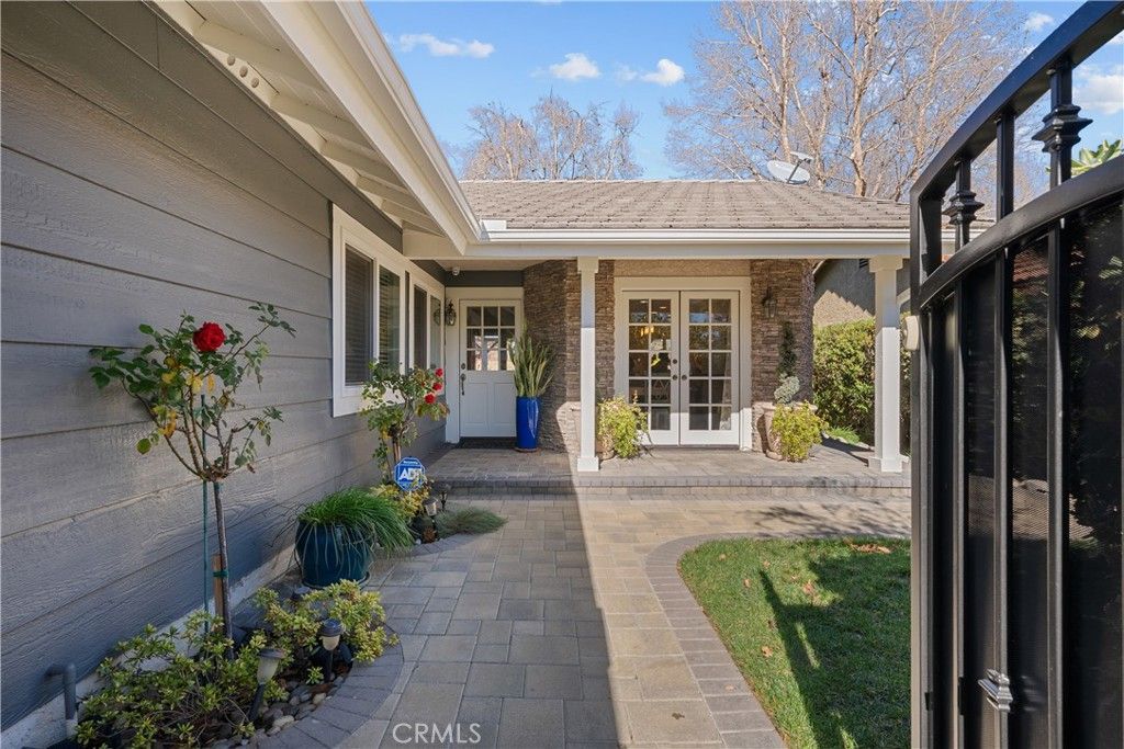 23643 Maricio, Valencia, CA 91355 Main Photo