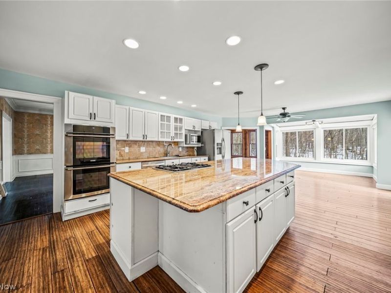 2649 Bates Lane, Willoughby Hills, OH 44094 Photo 3