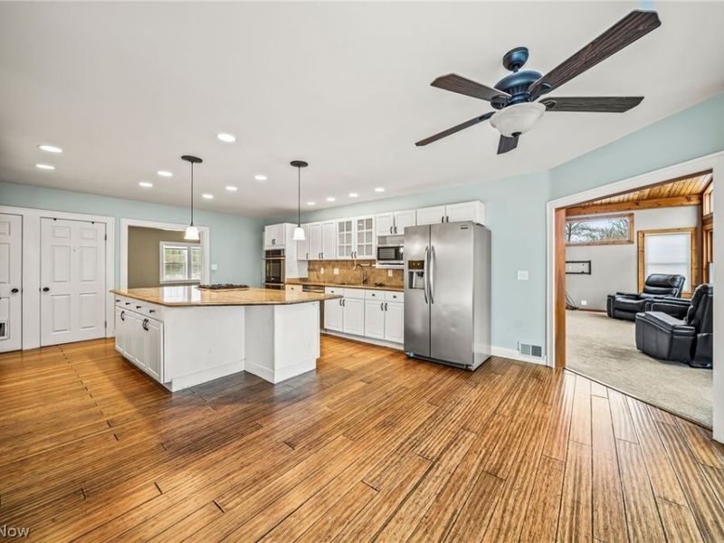 2649 Bates Lane, Willoughby Hills, OH 44094 Photo 4