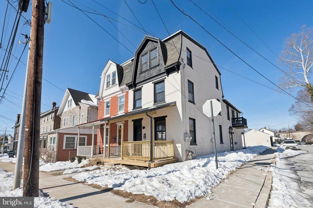 215 Bridge Street, Mont Clare, PA 19453 Main Photo