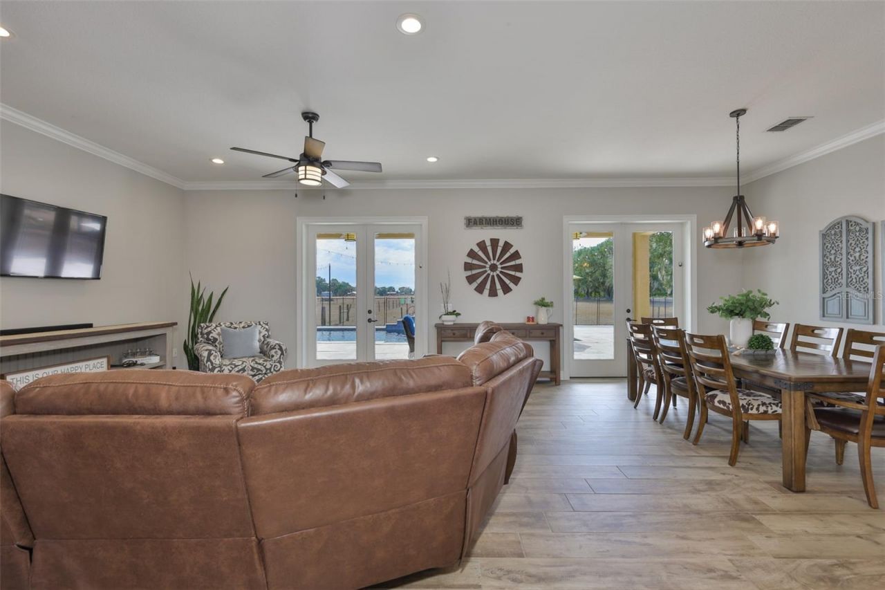 7510 Lithia Pinecrest Road, Lithia, FL 33547 Photo