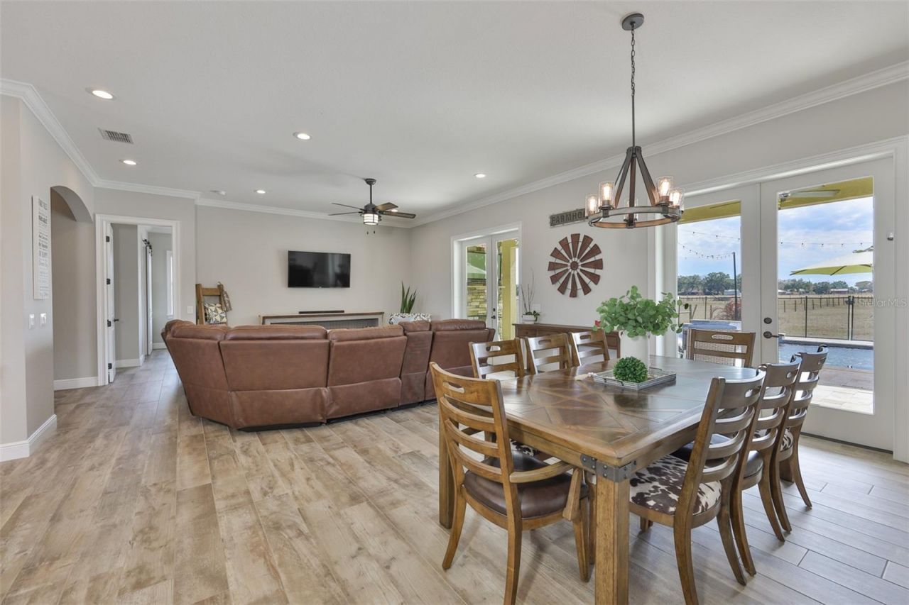 7510 Lithia Pinecrest Road, Lithia, FL 33547 Photo