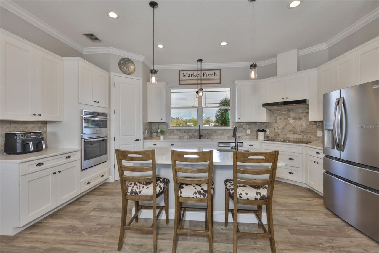 7510 Lithia Pinecrest Road, Lithia, FL 33547 Photo