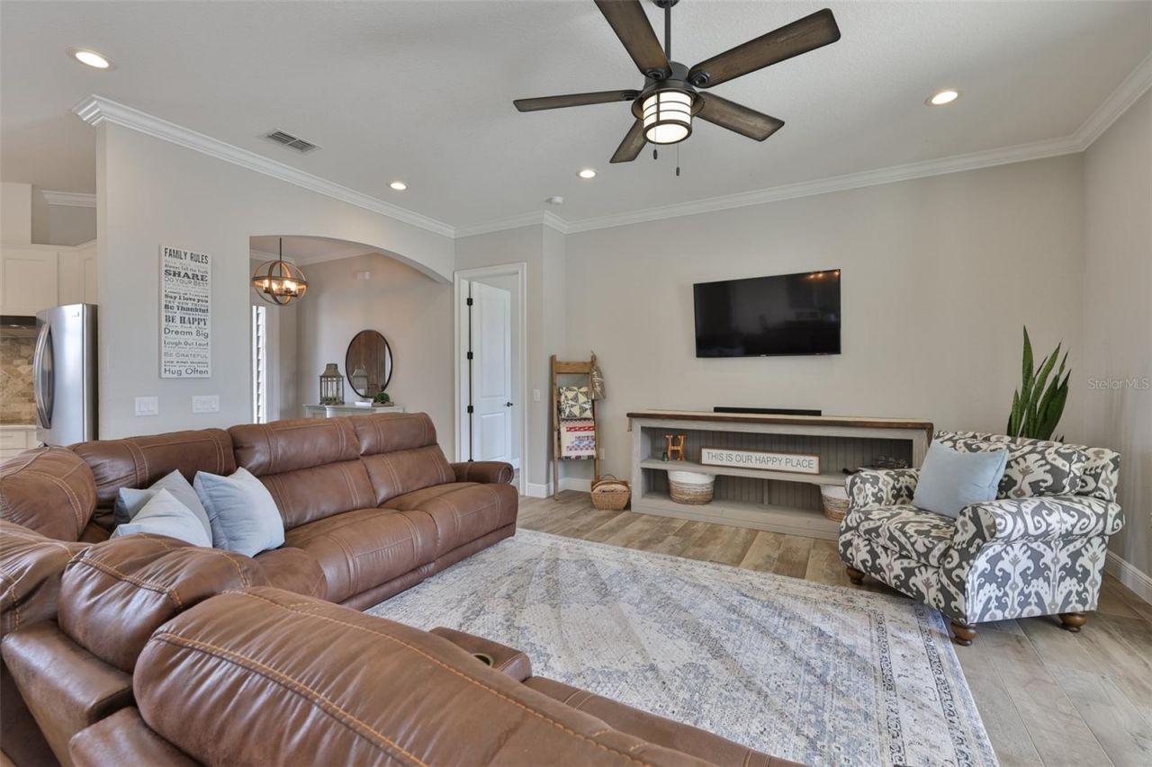 7510 Lithia Pinecrest Road, Lithia, FL 33547 Photo