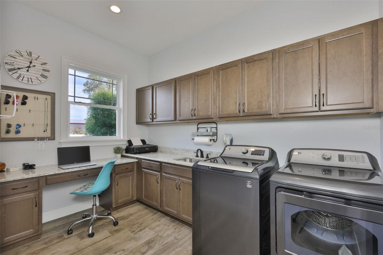 7510 Lithia Pinecrest Road, Lithia, FL 33547 Photo