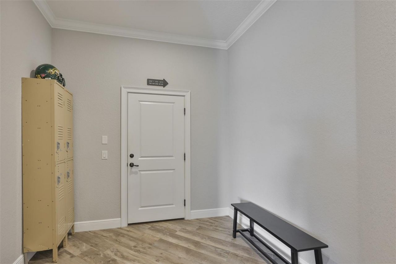 7510 Lithia Pinecrest Road, Lithia, FL 33547 Photo