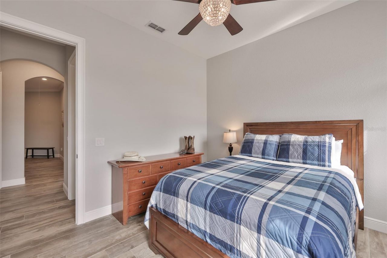 7510 Lithia Pinecrest Road, Lithia, FL 33547 Photo