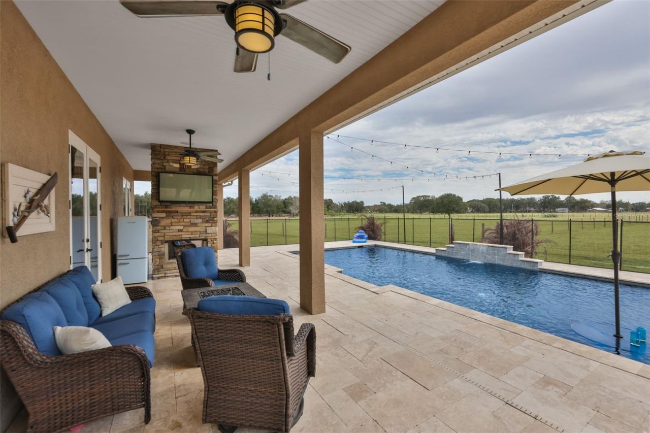 7510 Lithia Pinecrest Road, Lithia, FL 33547 Photo