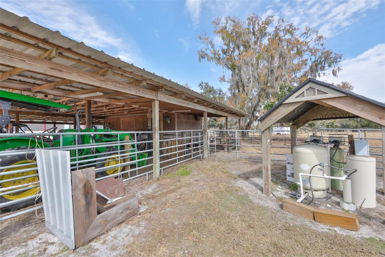 7510 Lithia Pinecrest Road, Lithia, FL 33547 Photo