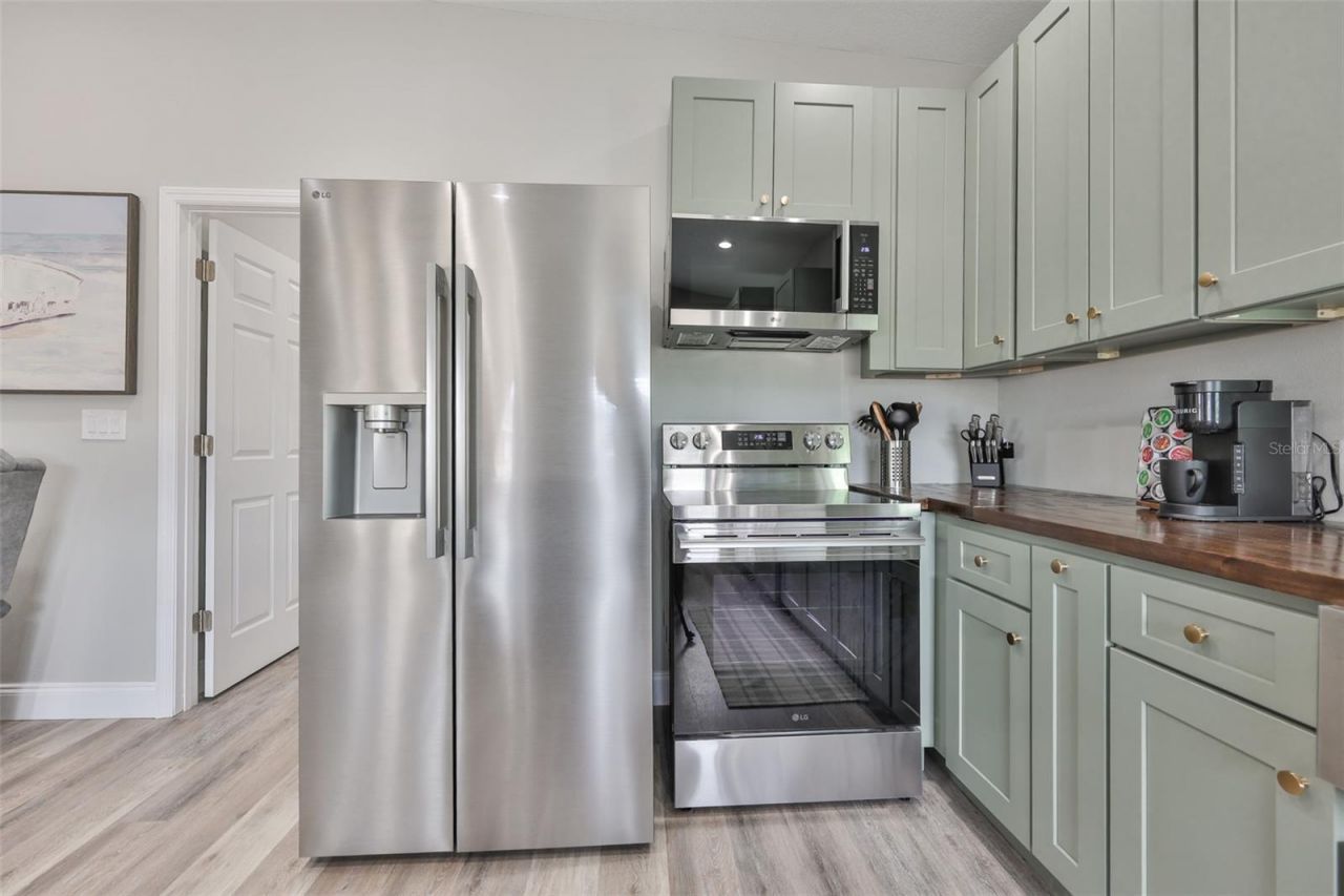 7510 Lithia Pinecrest Road, Lithia, FL 33547 Photo