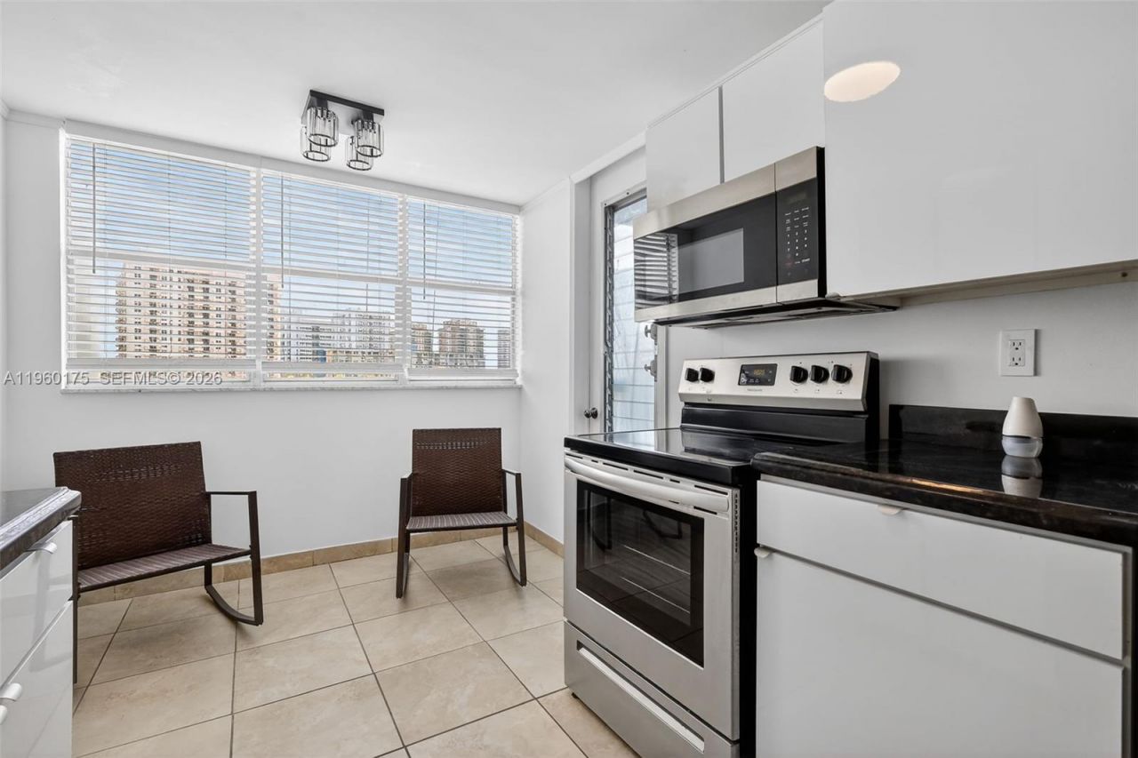 100 Golden Isles Dr, Unit 406, Hallandale Beach, FL 33009 Photo