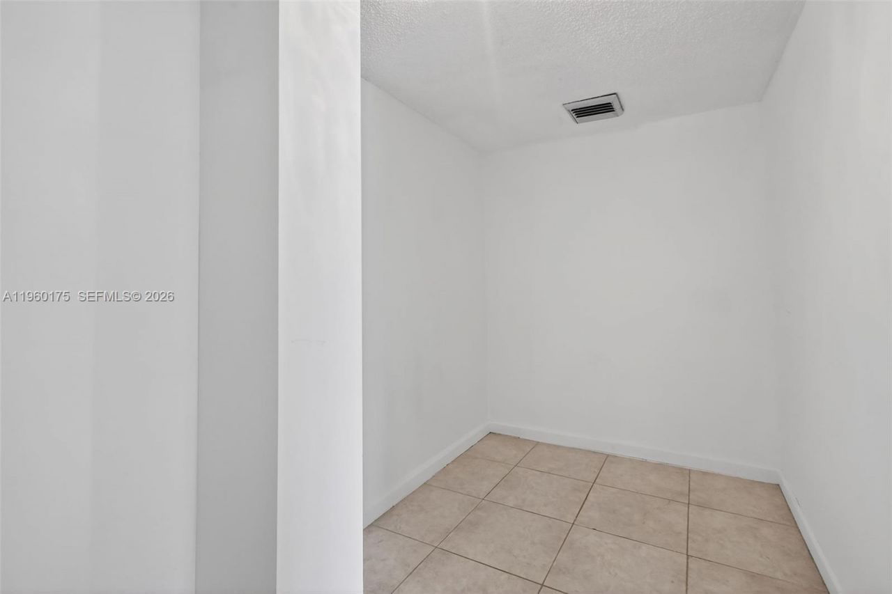 100 Golden Isles Dr, Unit 406, Hallandale Beach, FL 33009 Photo