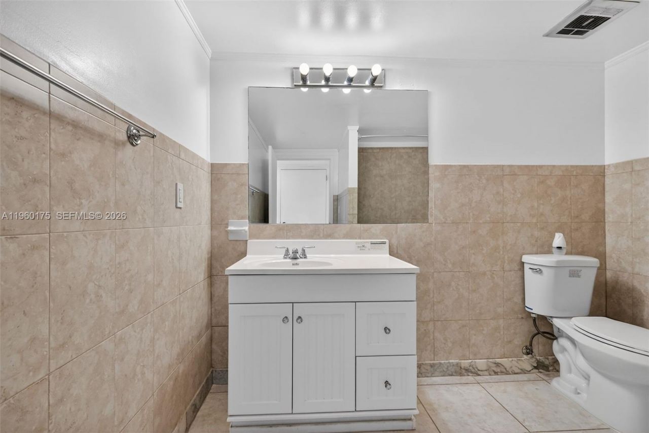 100 Golden Isles Dr, Unit 406, Hallandale Beach, FL 33009 Photo