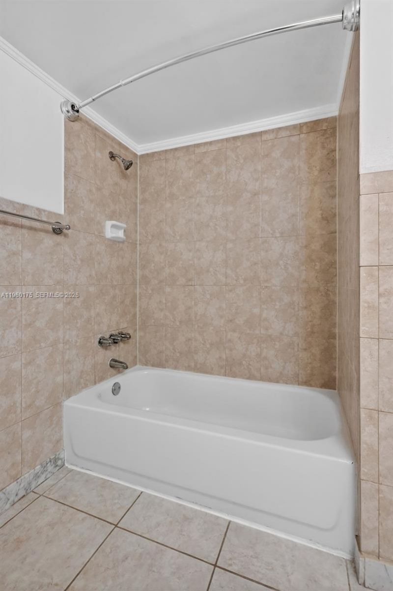 100 Golden Isles Dr, Unit 406, Hallandale Beach, FL 33009 Photo