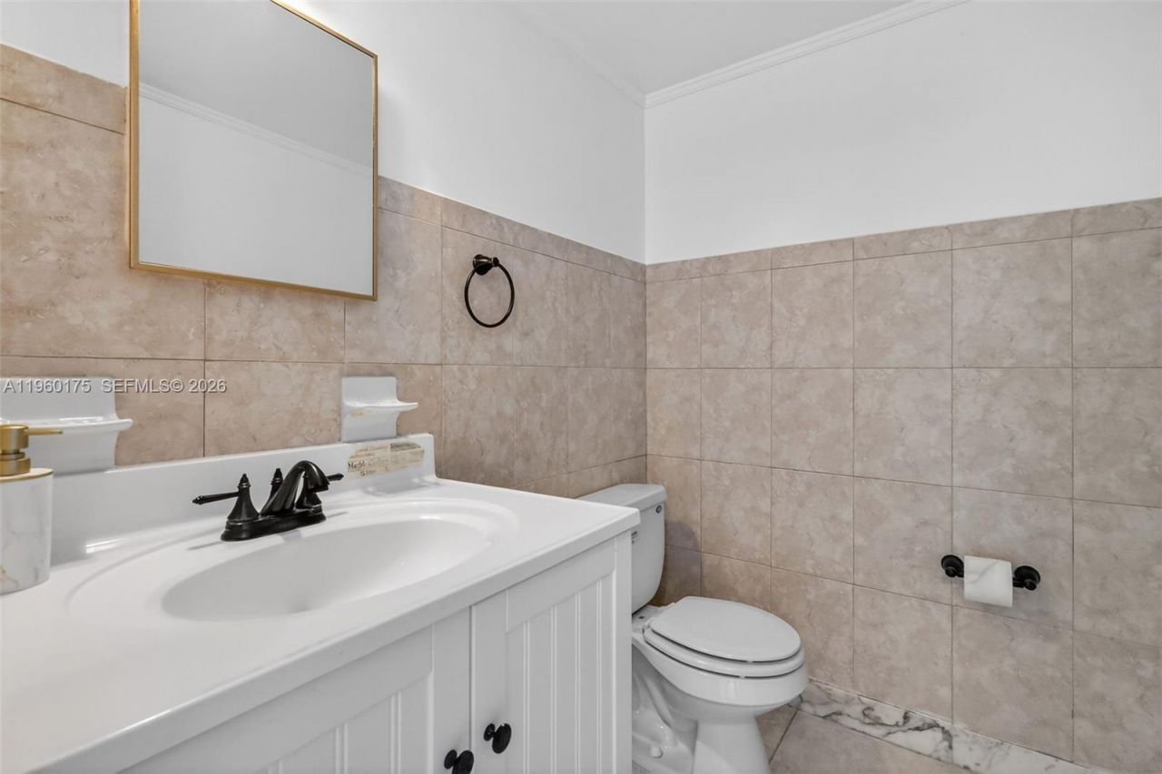 100 Golden Isles Dr, Unit 406, Hallandale Beach, FL 33009 Photo