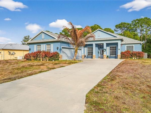 816 Palmetto AVE , LEHIGH ACRES, FL 33972