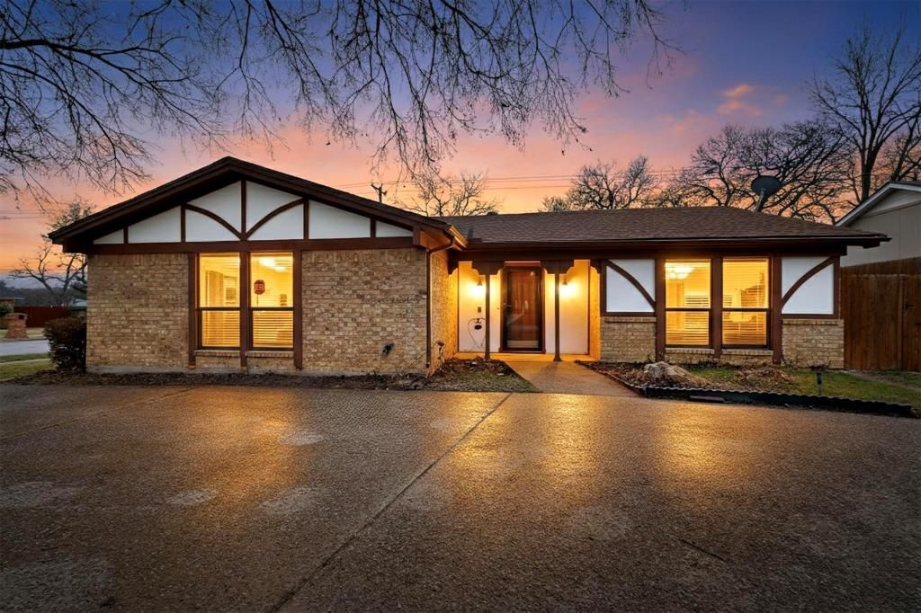 1724 Post Oak Drive, Bedford, TX 76021 Main Photo