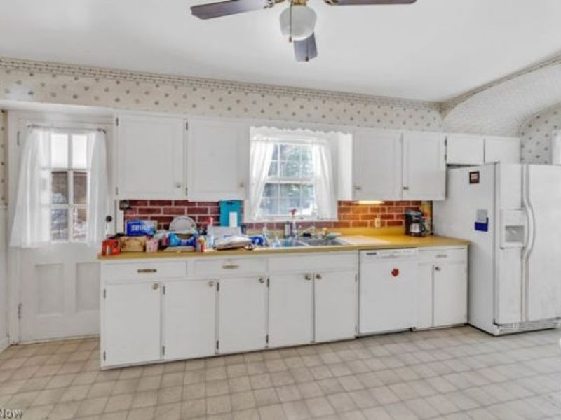 335 Melbourne Avenue, Akron, OH 44313 Photo 6