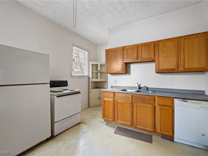 124 Roswell Street, Akron, OH 44305 Photo 18