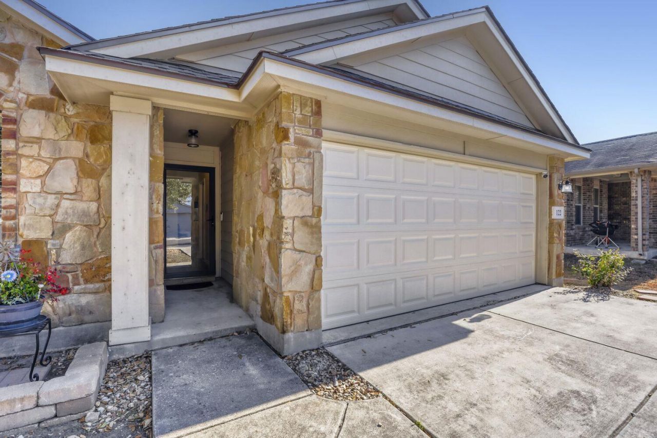 122 Wild Plum, San Marcos, TX 78666 Main Photo