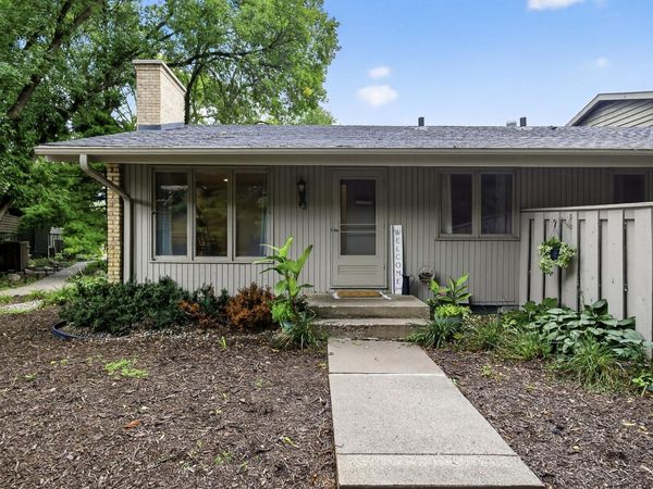 44 Walden Street, Burnsville, MN 55337