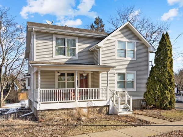 206 Water Street, East Dundee, IL 60118