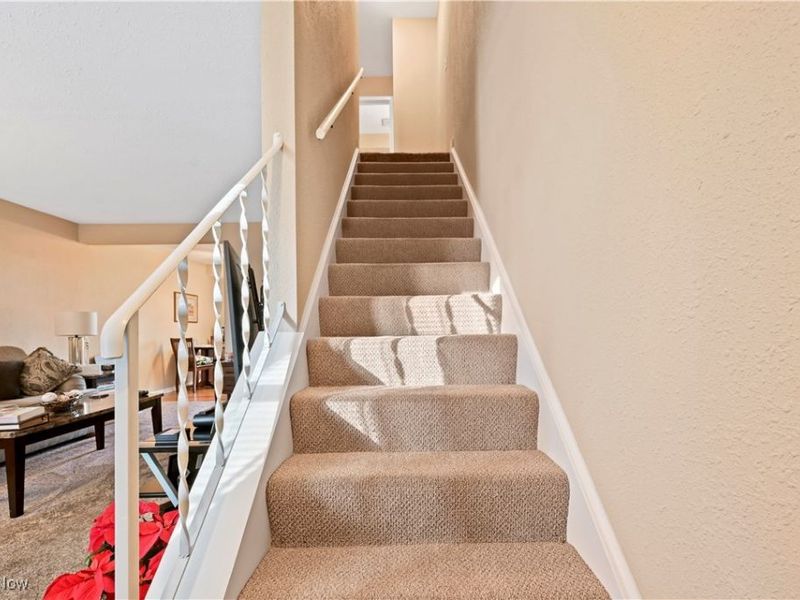 700 Lakeview Drive, Cortland, OH 44410 Photo 13