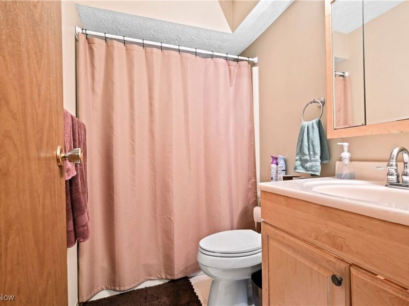 700 Lakeview Drive, Cortland, OH 44410 Photo 16