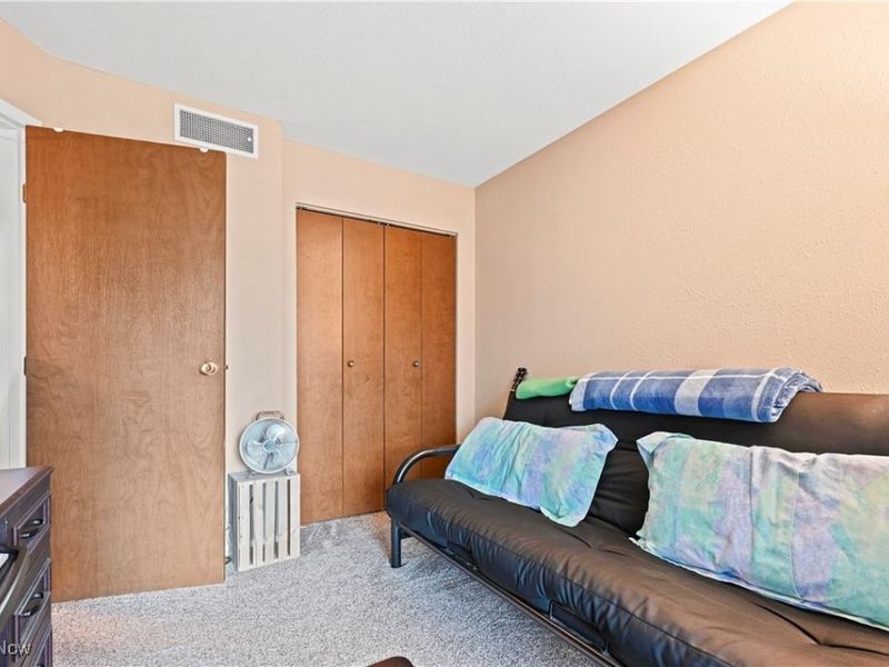 700 Lakeview Drive, Cortland, OH 44410 Photo 23