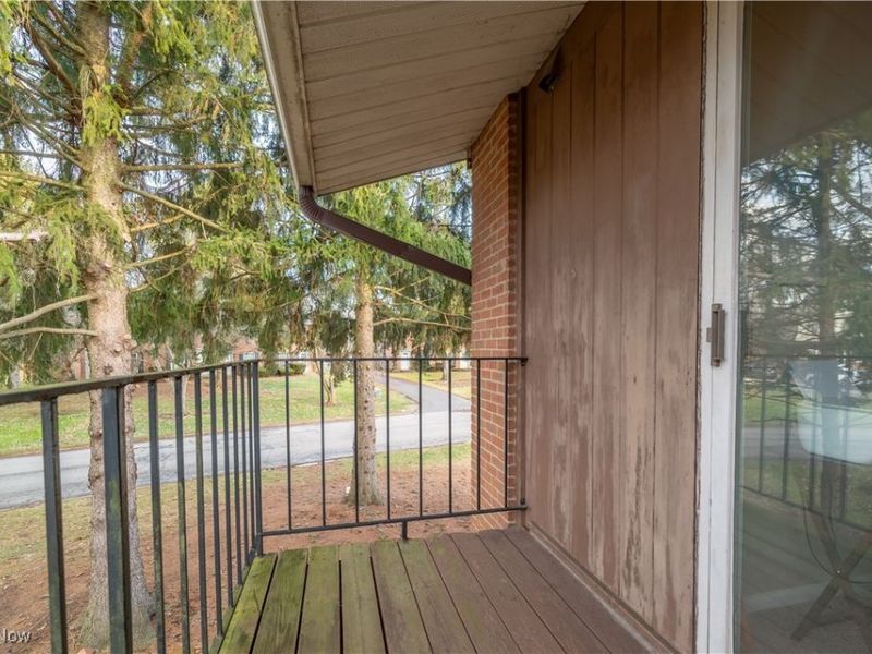 700 Lakeview Drive, Cortland, OH 44410 Photo 26