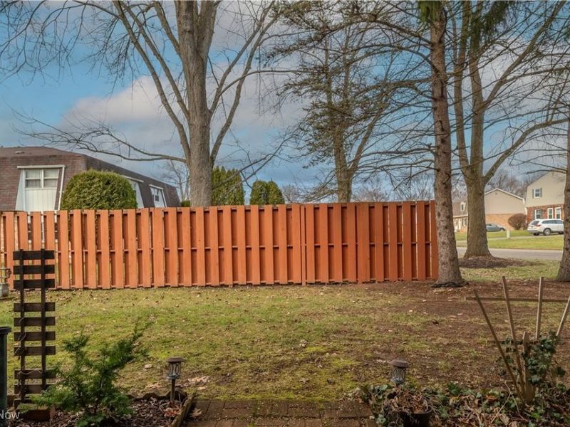 700 Lakeview Drive, Cortland, OH 44410 Photo 27