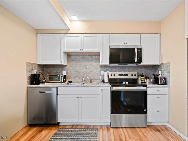 700 Lakeview Drive, Cortland, OH 44410 Photo 4