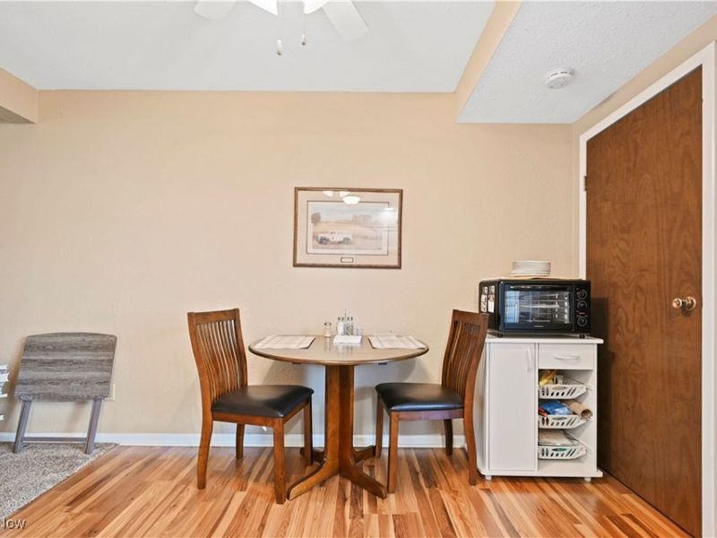 700 Lakeview Drive, Cortland, OH 44410 Photo 6