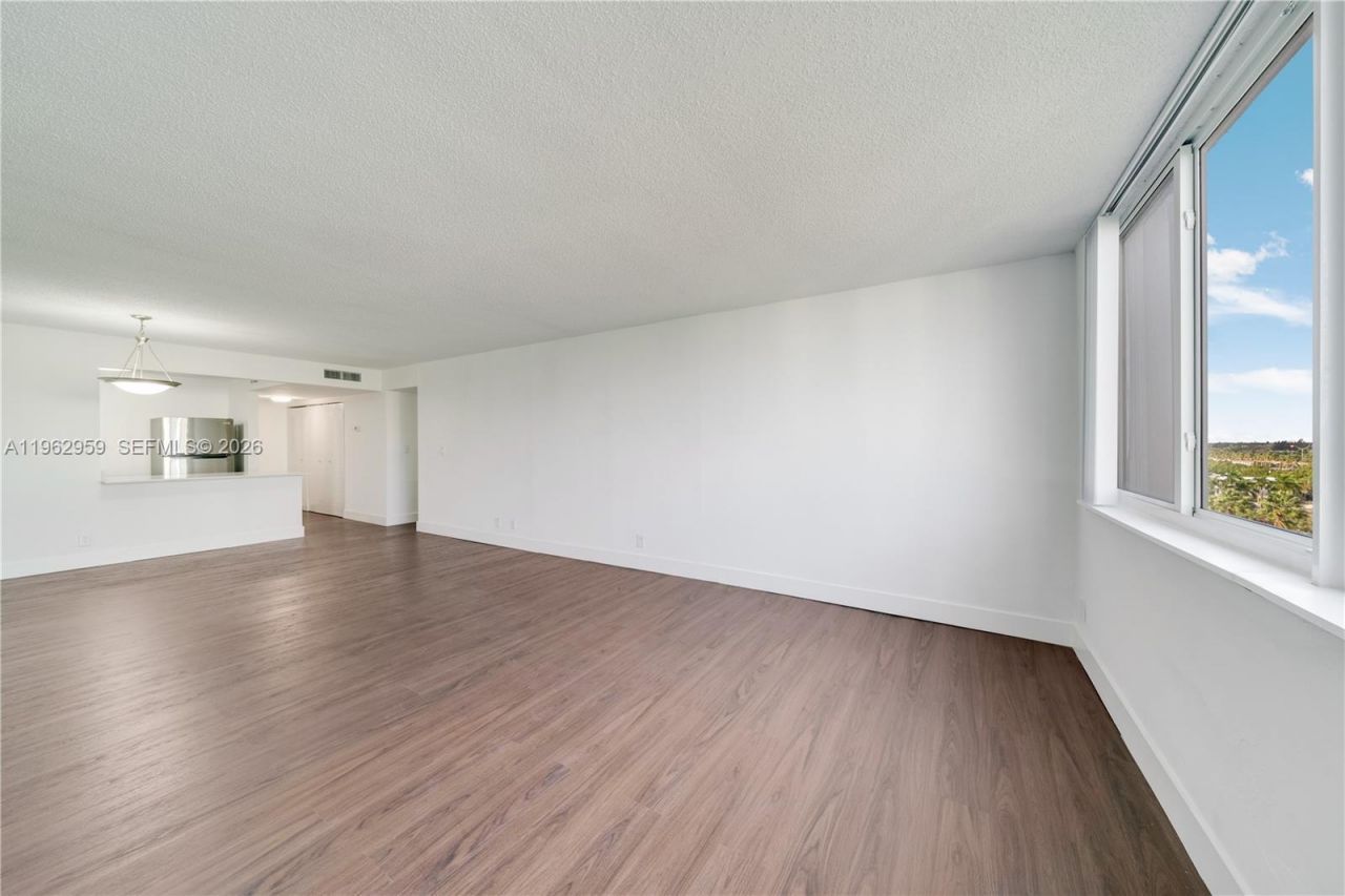 9001-9143 SW 77th Ave, Miami, FL 33156 Photo